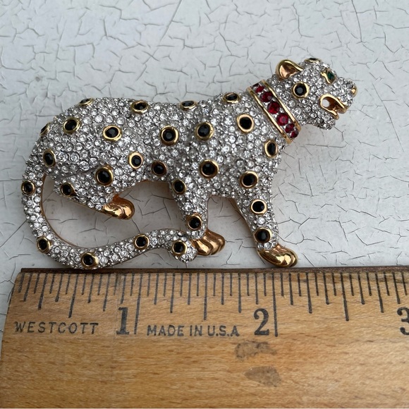 Swarovski crystal gold leopard brooch - Picture 5 of 9